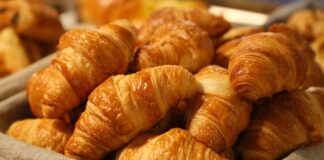 Czy Kruche babeczki można piec w foremkach silikonowych?