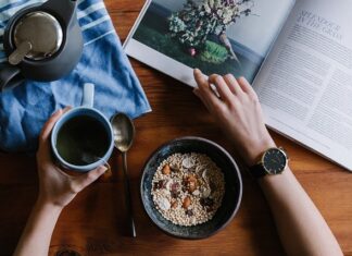 Z czego robi się granola? Z czego robi się granola?